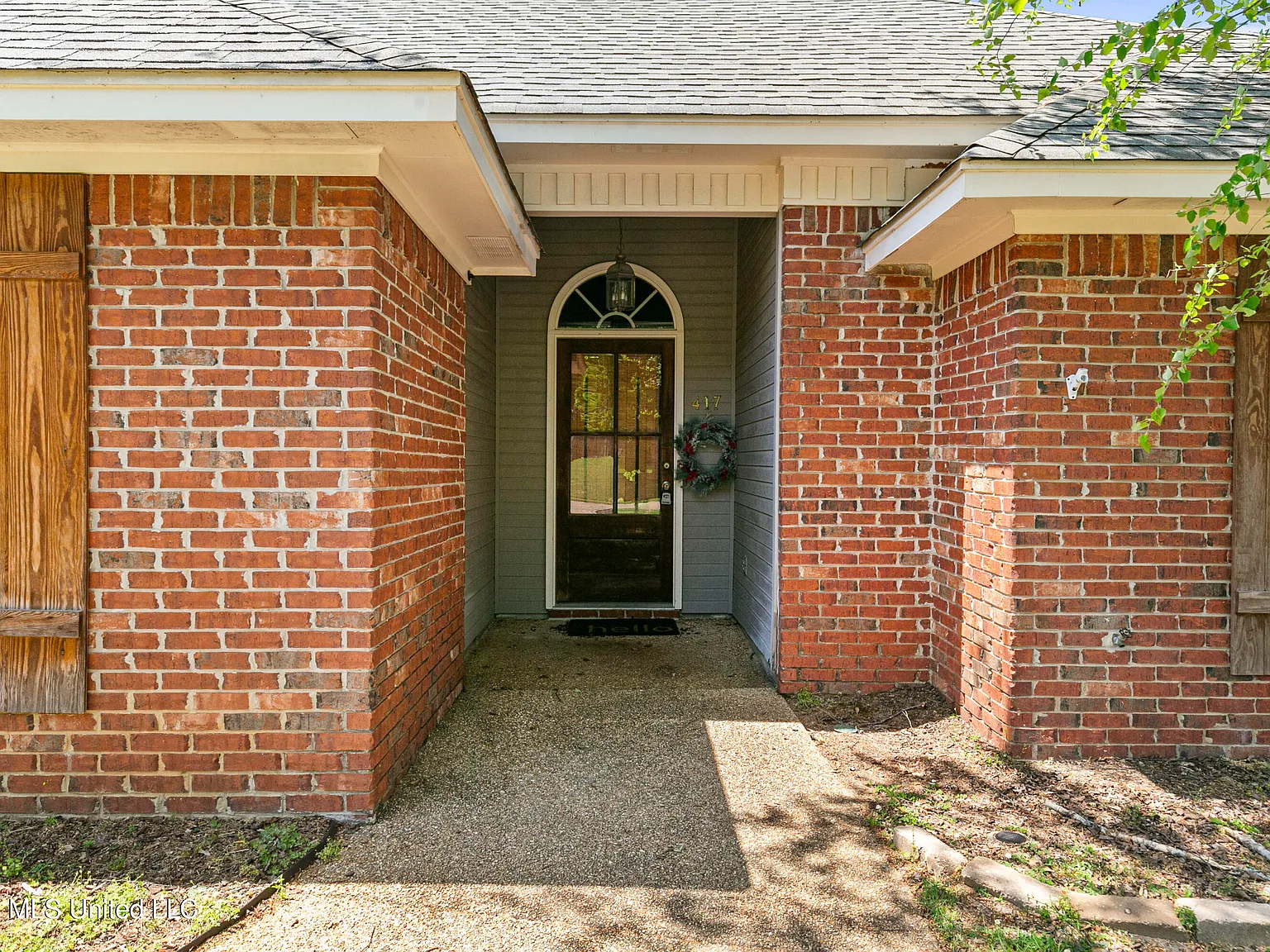 3 bed, 2.0 bath, 1561 sqft, $2,500 — Photo 2
