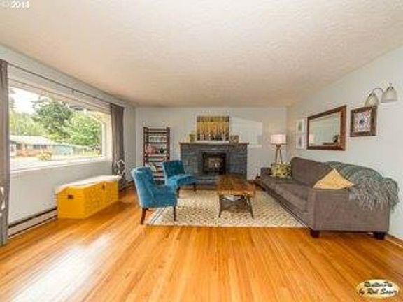 3rd image of 712 SE 101st Ave