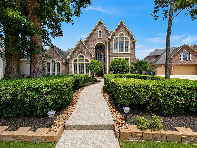 16410 Emilia Ct — Photo 40