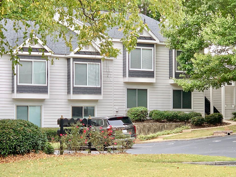 1st image of 15 Rumson Ct SE #15
