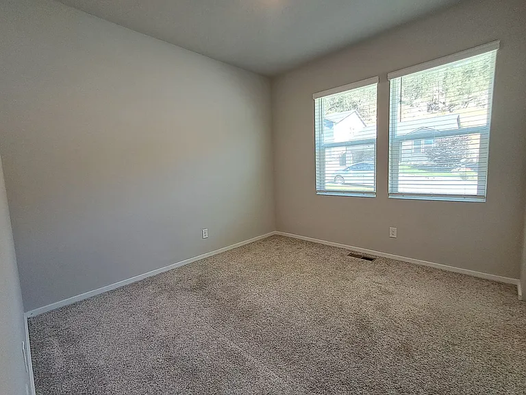 5428 E Bridgeport Ct — Photo 16