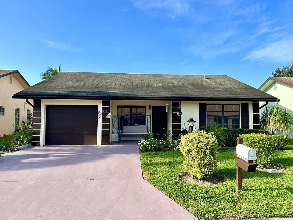 6273 Tall Cypress Cir