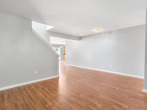 5th image of 11019 Amelia Ct