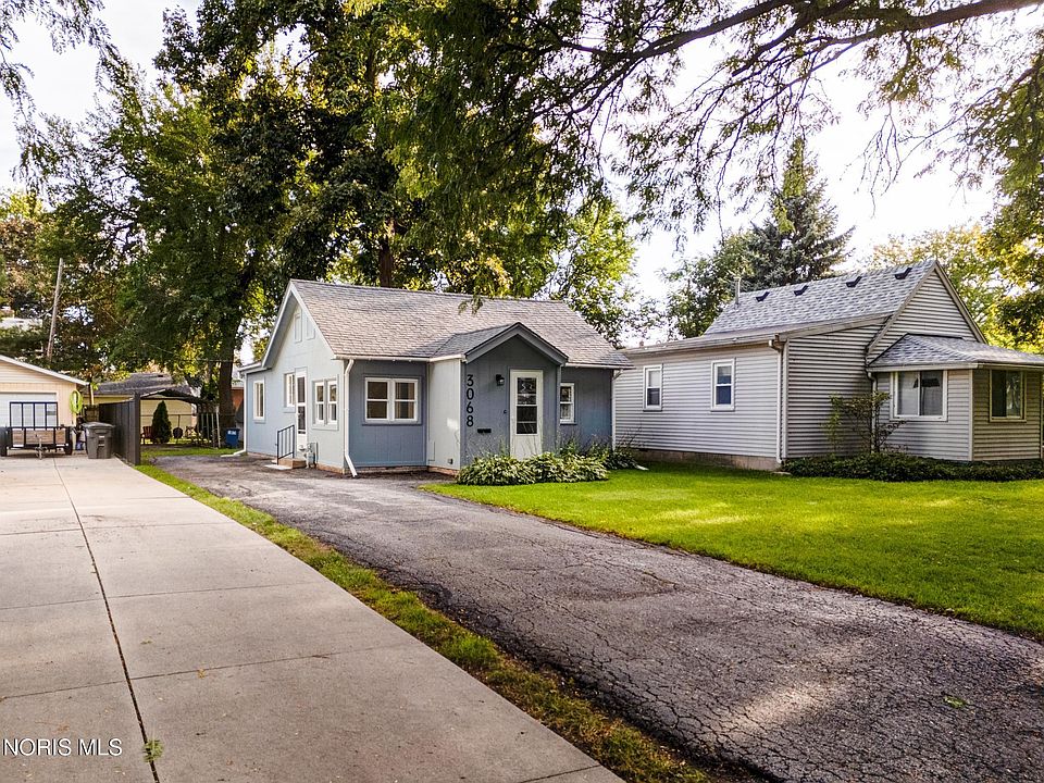 1st image of 3068 123rd St