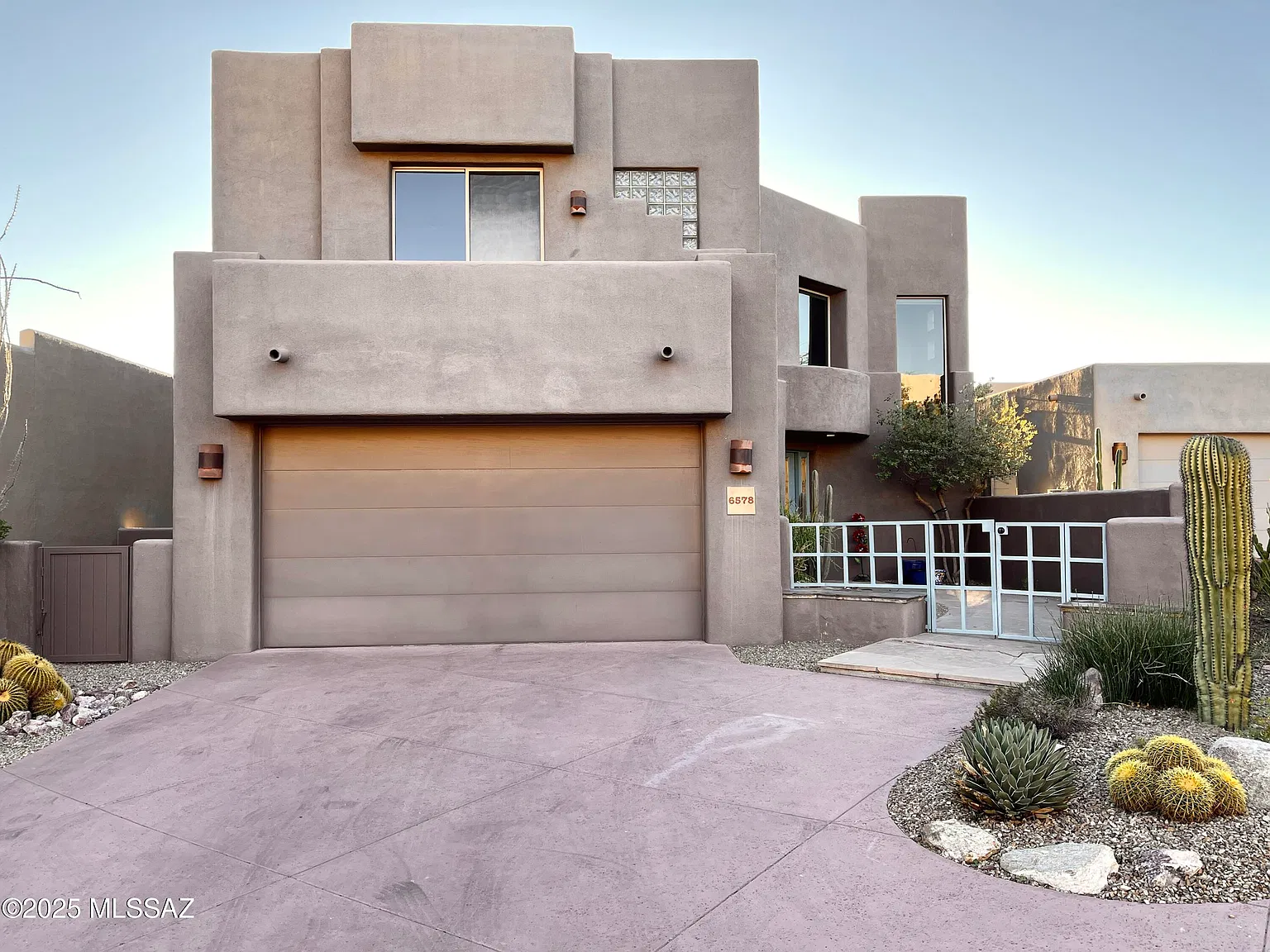 3 bed, 2.5 bath, 2771 sqft, $4,200 — Photo 2