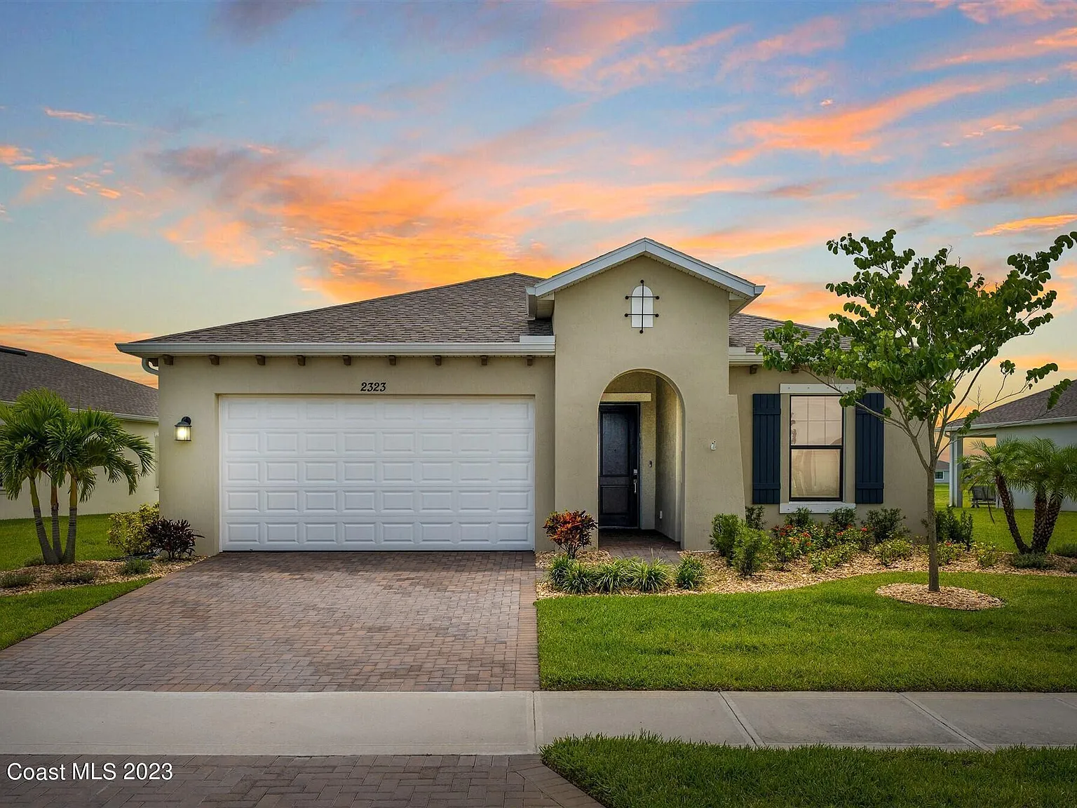 2 bed, 2.0 bath, 1827 sqft, $3,200 — Photo 2