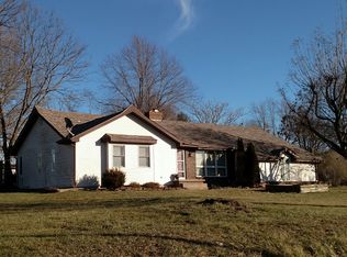 21790 Pine Tree Dr, Lebanon, MO 65536