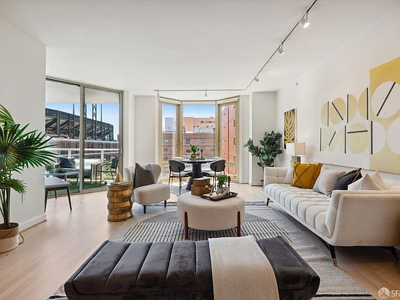 4th image of 88 King St Unit 604