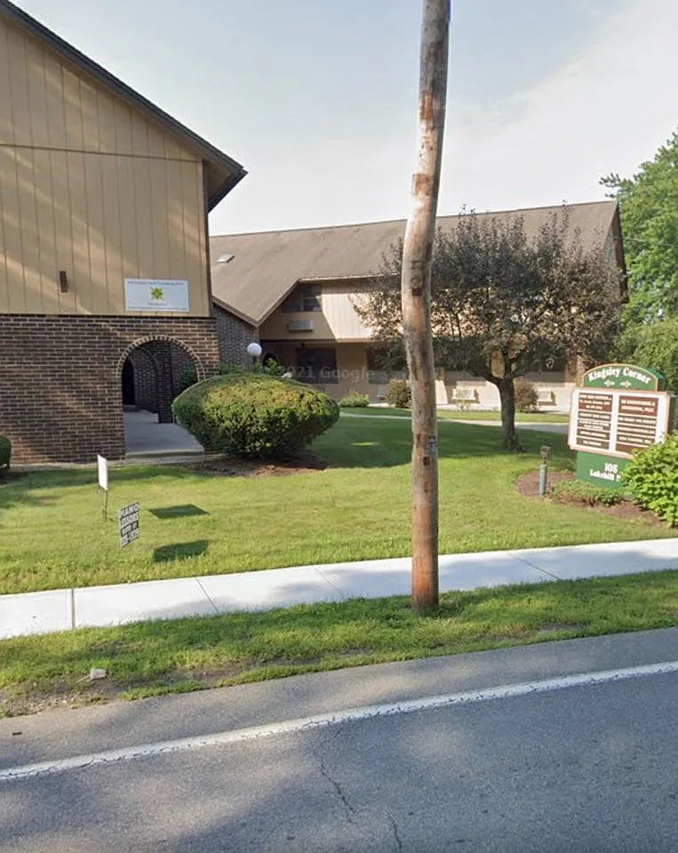 105 Lakehill Rd — Photo 2