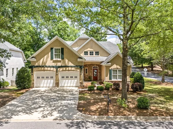 1812 Hillbrook Cir, Auburn, AL 36830