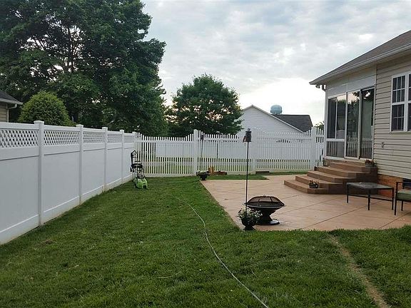 4th image of 3239 Saint Vincent Dr