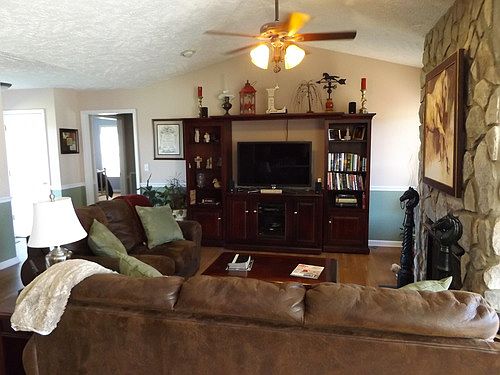 1st image of 326 Stonebrook Dr