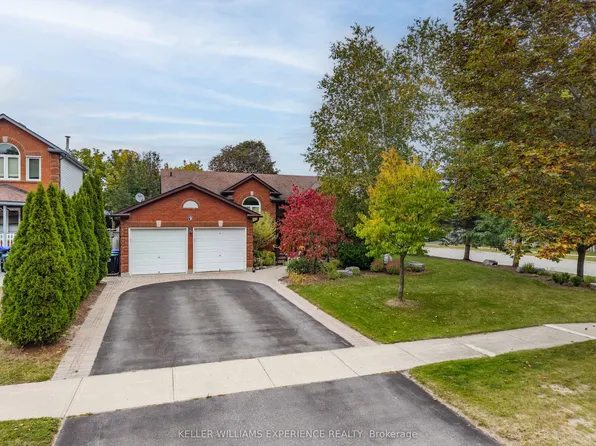 9 Edenbridge Dr, Angus - Borden Cfb-bfc, ON L3W 0K6