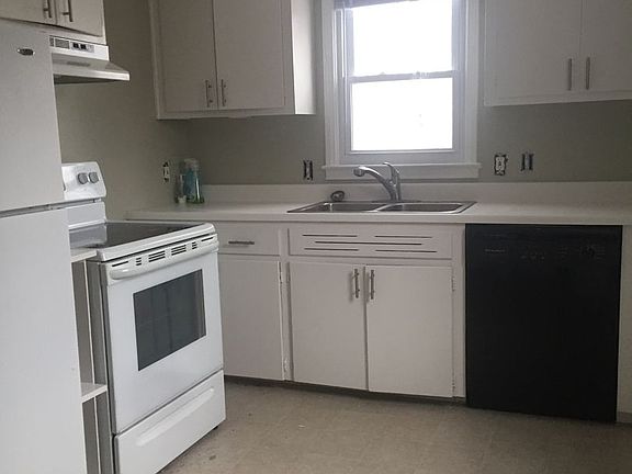3rd image of 1326 E Lincoln Ave