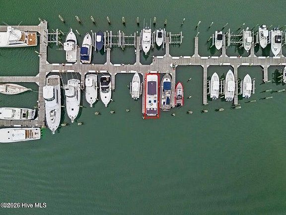 3rd image of B11 Olde Towne Yacht Club #B11