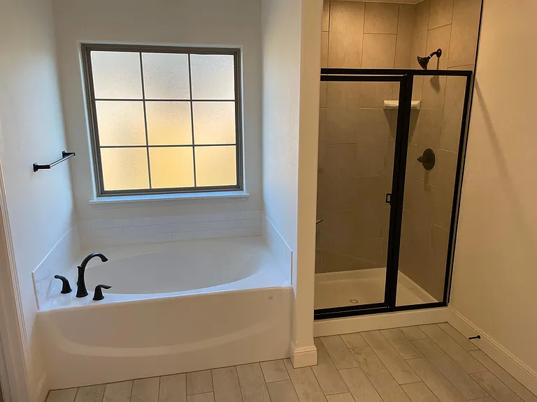 464 Hall Ave — Photo 8