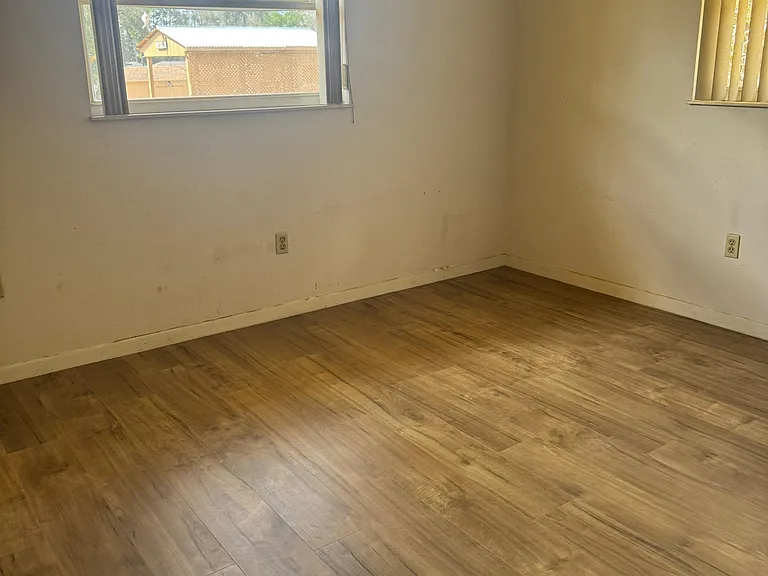 308 Violet Ln — Photo 28