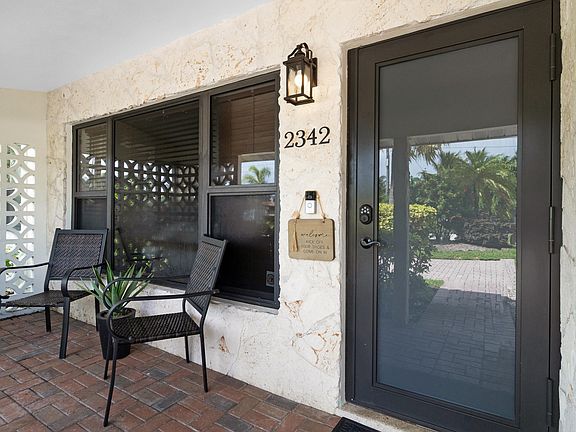 4th image of 2342 SE 10th Street