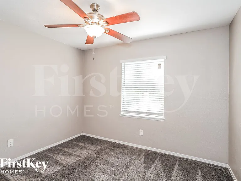 16939 Macleish Dr — Photo 13