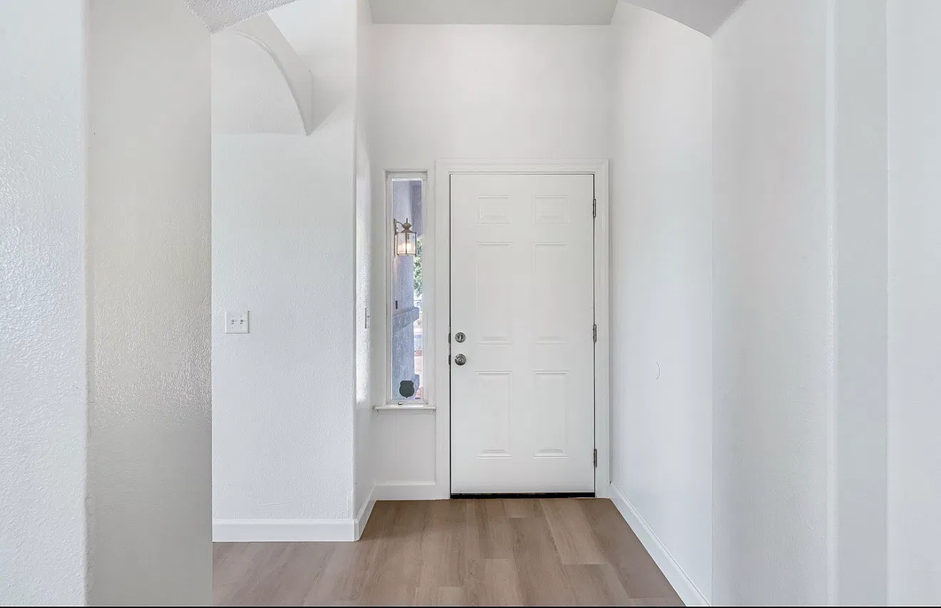 4 bed, 1779 sqft, $2,400 — Photo 2