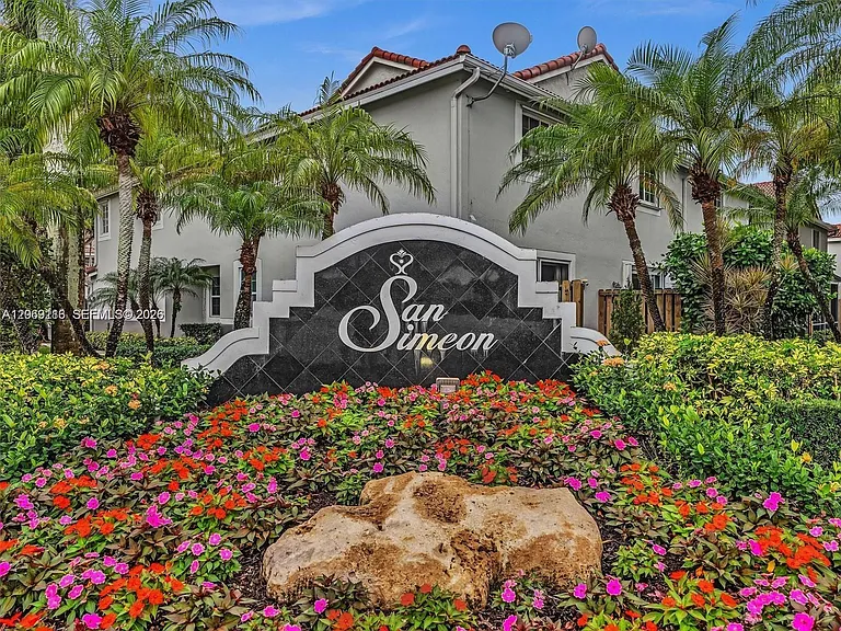 3905 San Simeon Ln — Photo 1