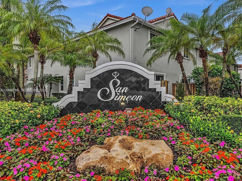 3905 San Simeon Ln