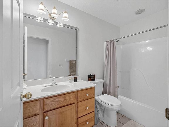 5th image of 5 Briarwood Ln