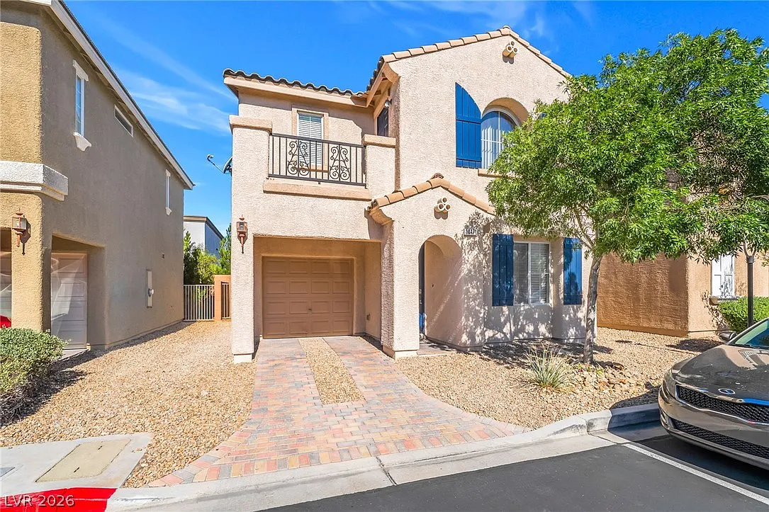 3 bed, 2.5 bath, 1355 sqft, $1,950 — Photo 2