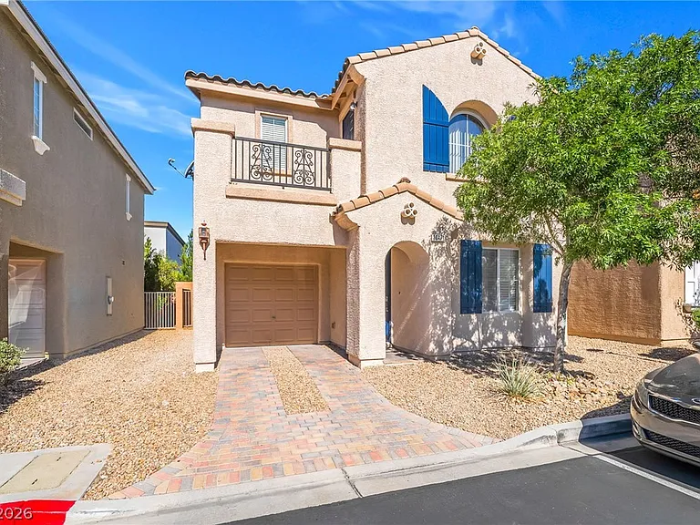 10471 Masons Creek St — Photo 2
