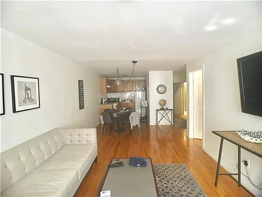 Rented by Avenue Sotheby's International Realty | media 9