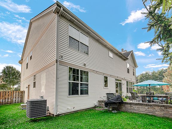 4th image of 385 Post Oak Cir