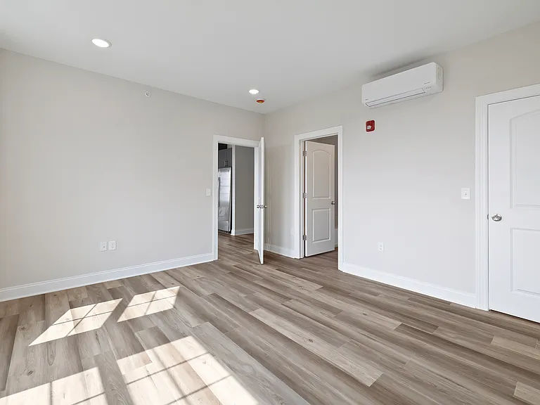 60 Woodside Pl — Photo 14