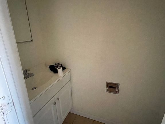 3rd image of 2256 E Allegheny Ave