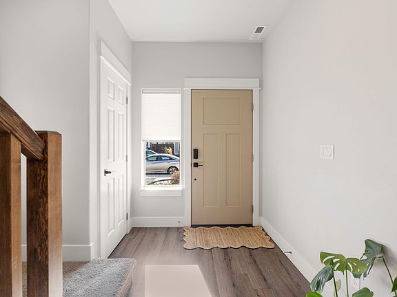 4th image of 20608 Rolen Ave