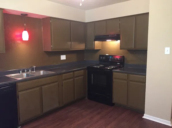 1000 Benedict St #C, Caldwell, TX 77836