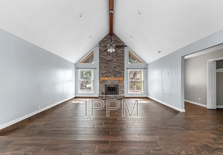 609 Inverary Dr — Photo 21