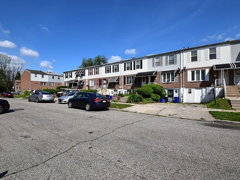 8018 Chelwynde Ave — Photo 44