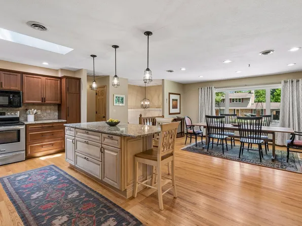 11304 19th Ave S, Burnsville, MN 55337