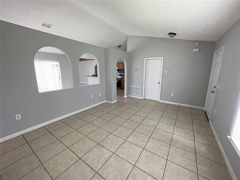 723 Parrot Ct — Photo 14