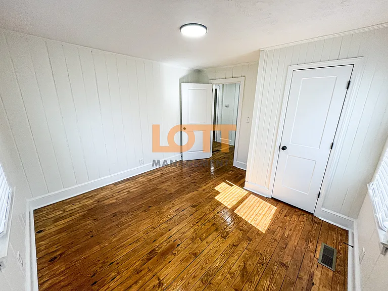 1 Hollywood Cir — Photo 14
