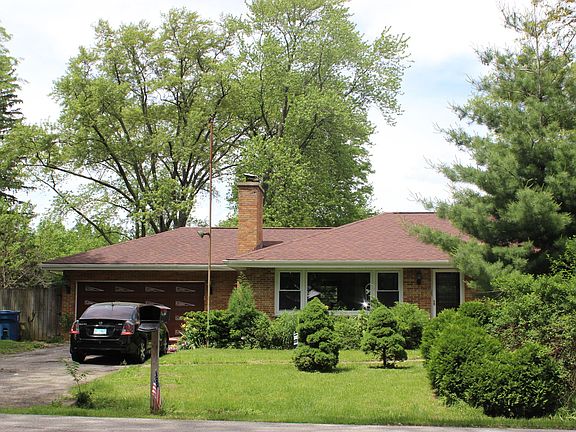 4th image of 21W020 W Woodview Dr