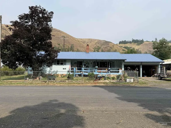 305 S Front St, Kooskia, ID 83539