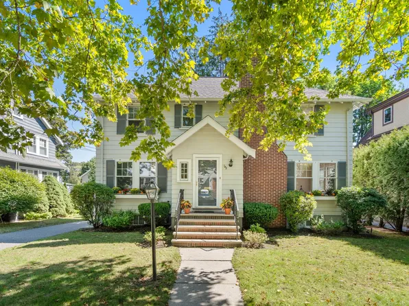 142 Claflin St, Belmont, MA 02478