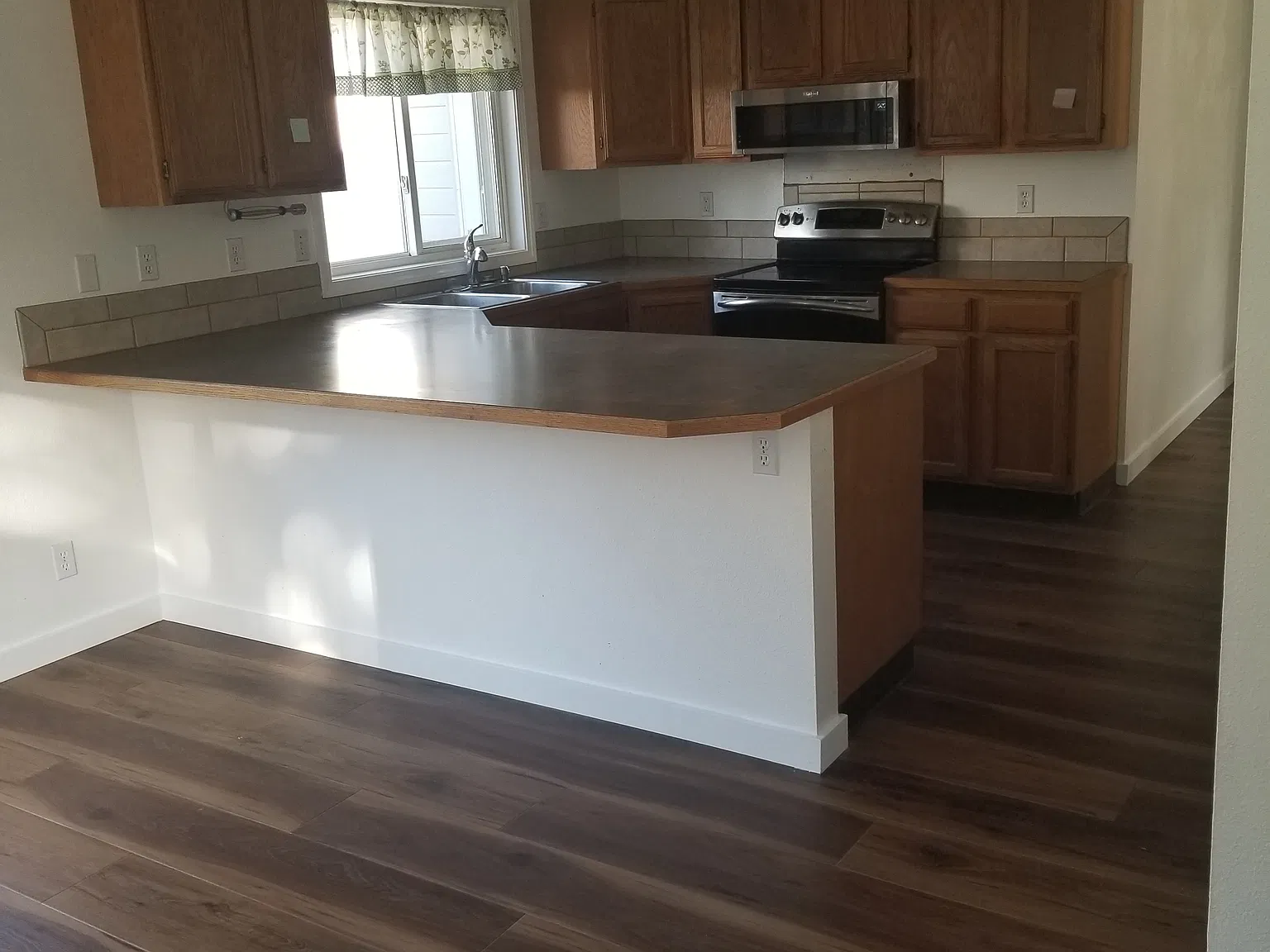 3 bed, 1421 sqft, $2,500 — Photo 4