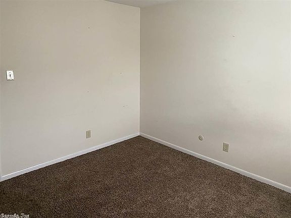 3rd image of 1821 Sanford Dr #4