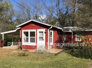 4830 NE Indian Creek Rd, Topeka, KS 66617