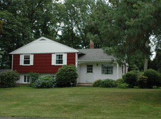 340 Svahn Dr, Valley Cottage, NY