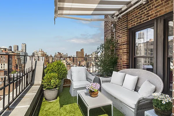 Sold by Corcoran | media 24