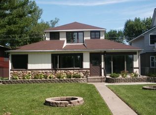 1506 N Shore Dr, Moline, IL 61265