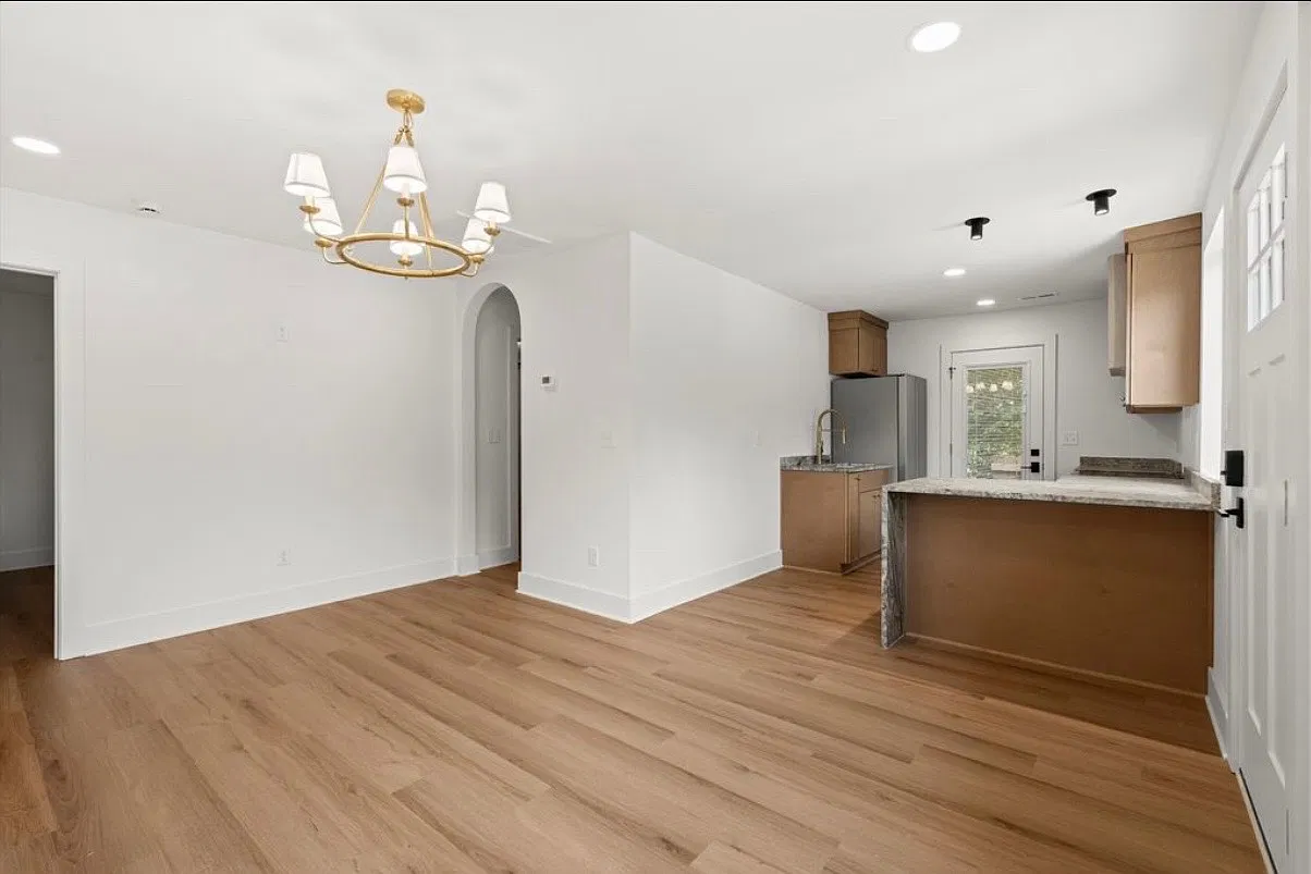 2 bed, 700 sqft, $2,000 — Photo 3